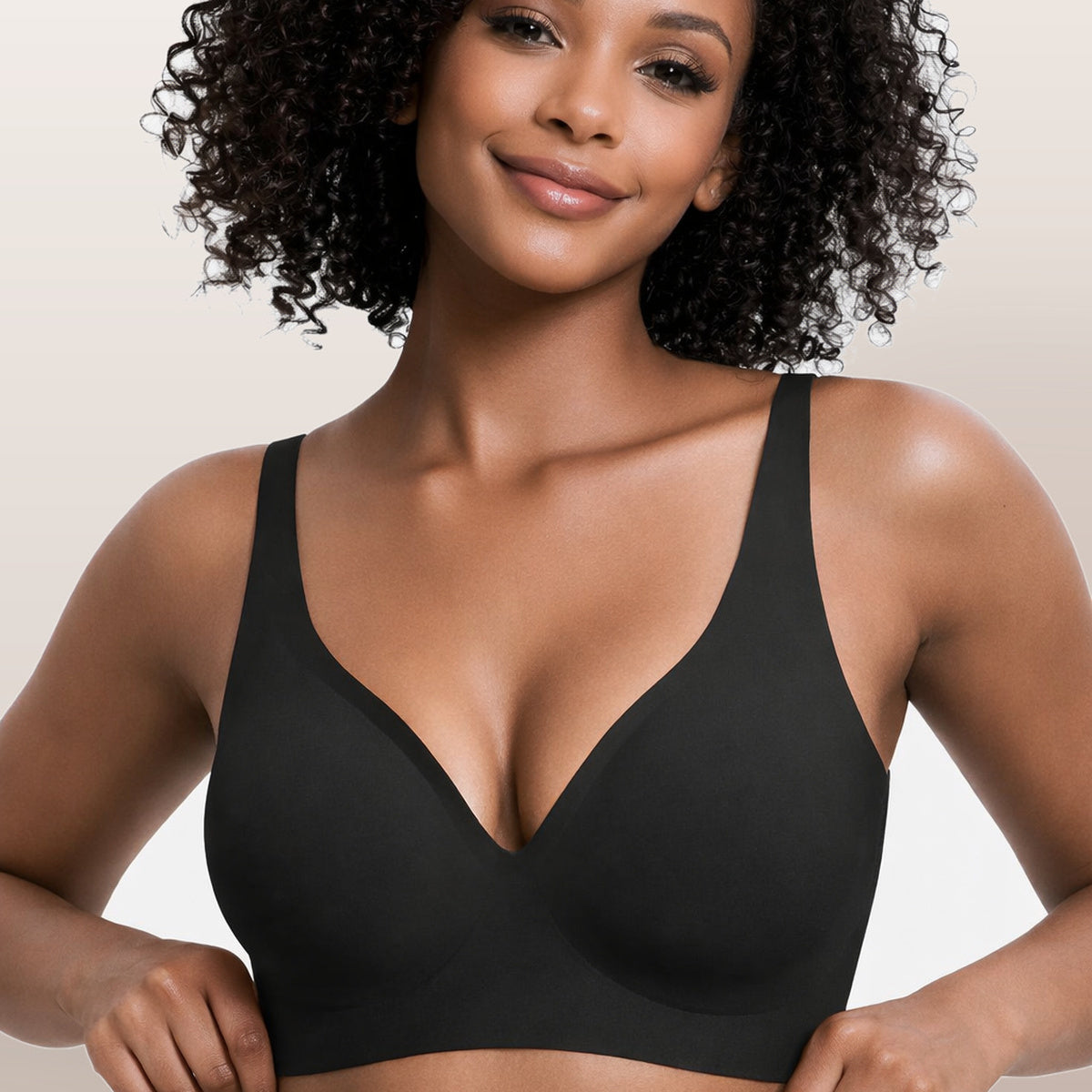 Deep V – mjuk bygelfri BH